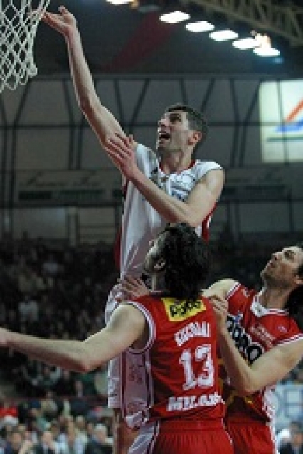Paolo Conti a canestro